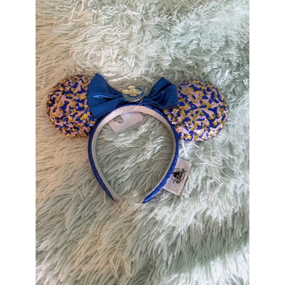 2021 Disney Parks World WDW Annual Passholder Blue Sequined Minnie Mouse Ears